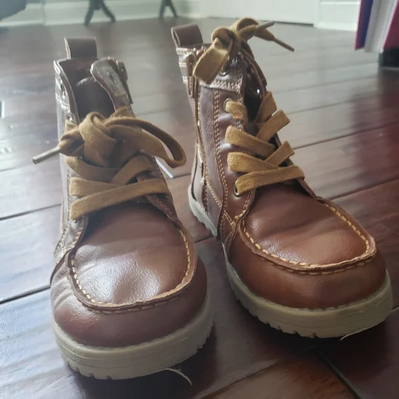 Boys Pre-owned Children's Place Boots - Picture 2 of 6